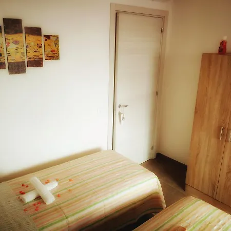 Sunshine Bed & Breakfast *